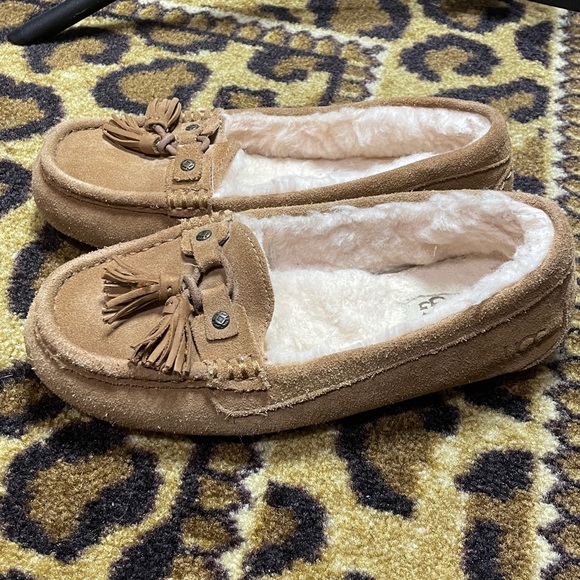 UGG Ansley Chestnut Shearling Lined Moccasins Slippers Women’s Size 7 - Picture 2 of 7